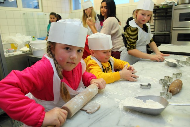 Kinder in der Kinderbackstube © www.grossarltal.info